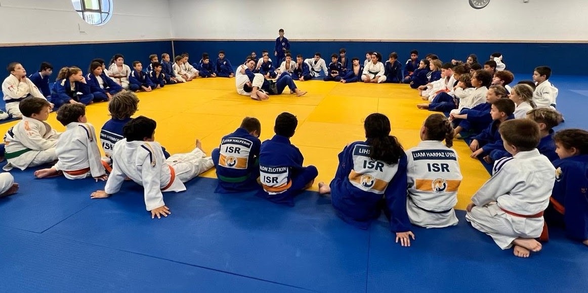 ספורטאי וספורטאיות מכבי רפאל תל אביב באימון משותף
